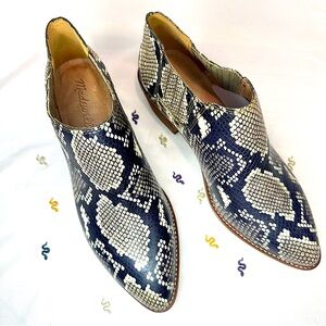 Low Chelsea Boot in Snake